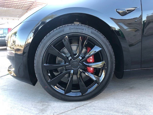 Tesla powdercoated wheel gloss black